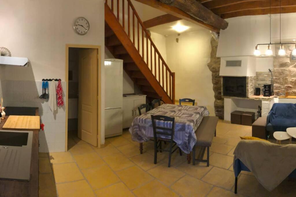 Les Maisons Du Conflent, Maisons Familiales En Pierre Au Coeur Des Remparts Вильфранш-де-Конфлан Экстерьер фото