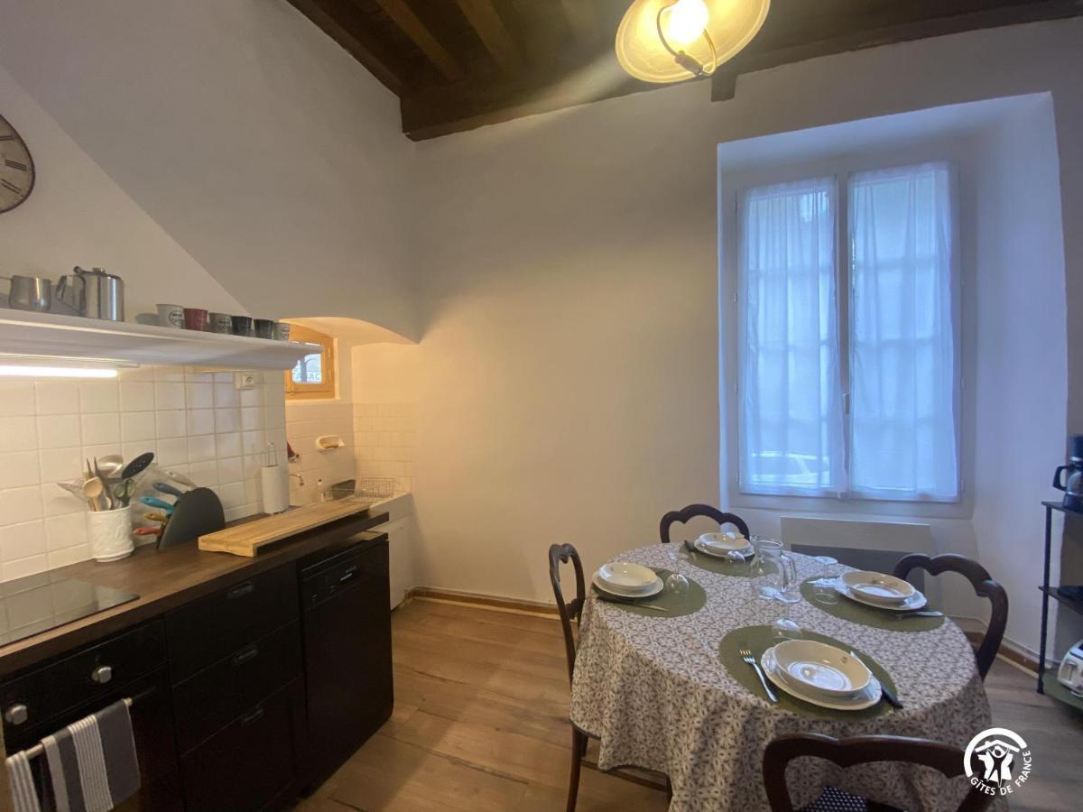 Les Maisons Du Conflent, Maisons Familiales En Pierre Au Coeur Des Remparts Вильфранш-де-Конфлан Экстерьер фото