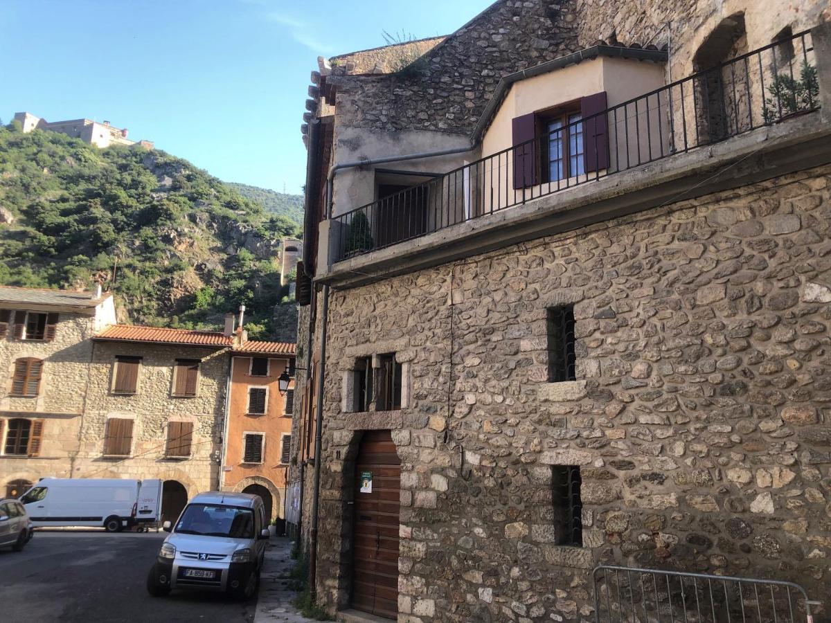 Les Maisons Du Conflent, Maisons Familiales En Pierre Au Coeur Des Remparts Вильфранш-де-Конфлан Экстерьер фото